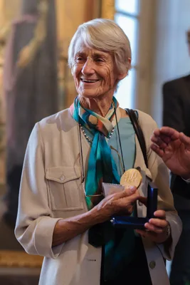 LEAKEY, Meave G. (1942 – )