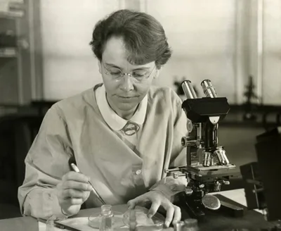 MCCLINTOCK, Barbara (1902 – 1992)