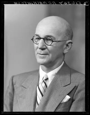 MACINTOSH, Sir Robert Reynolds (1897 – 1989)