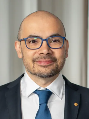 HASSABIS, Demis (1976 – )