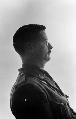 HOLMES, Sir Gordon Morgan (1876 – 1965)