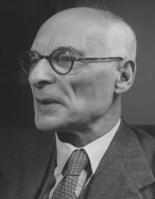 CARR-SAUNDERS, Sir Alexander Morris (1886 – 1966)