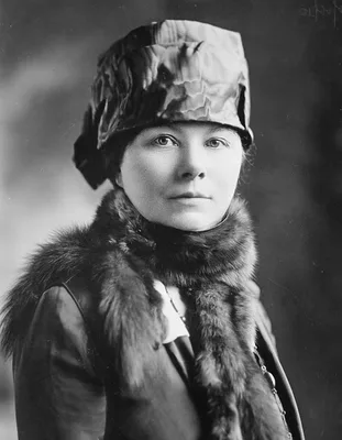 LOVEJOY, Esther Pohl (1869 – 1967)
