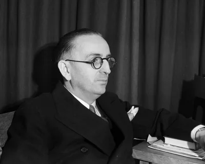 WEAVER, Warren (1894 – 1978)